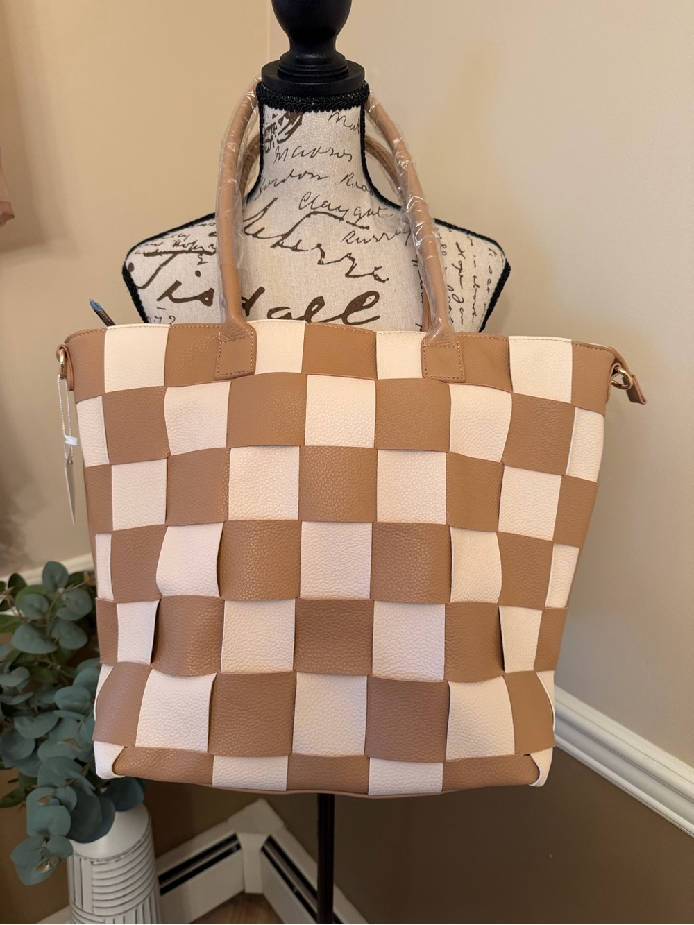 Pretty Simple COURTNEY CHECKERED TOTE with travel slider NWT - Picture 2 of 10